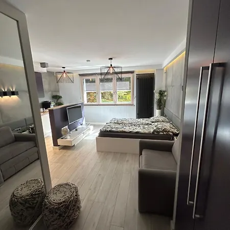 Redlowo Apartment *